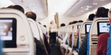 لمذا يعاني البعض من الخوف من ركوب الطائرة، و كيف يمكن التغلب عليه