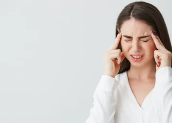 اسباب التوتر عند المراة: العوامل والتحديات التي تؤثر على الصحة النفسية
